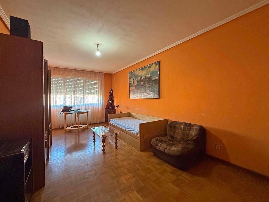 Habitación de Piso en venta en Vitoria - Gasteiz con Calefacción, Terraza y Trastero