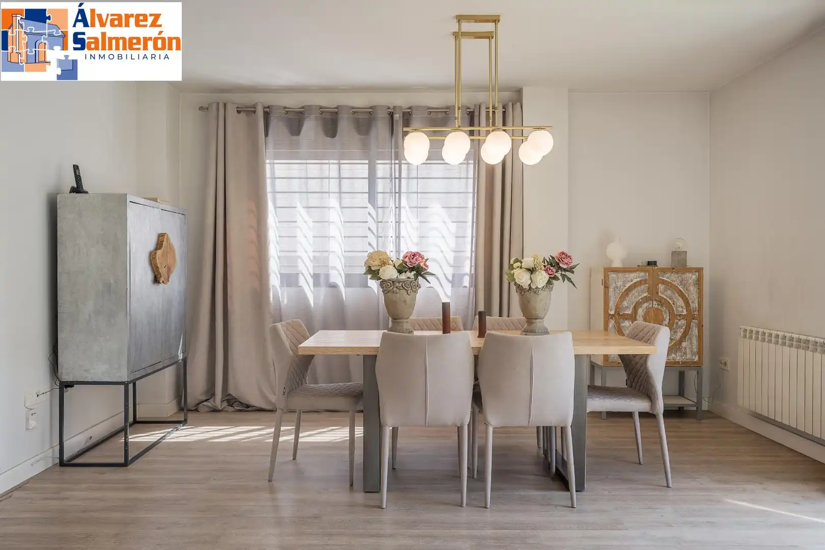 Esszimmer von Einfamilien-Reihenhaus zum Verkauf in Granada mit Privatgarten und Balkon