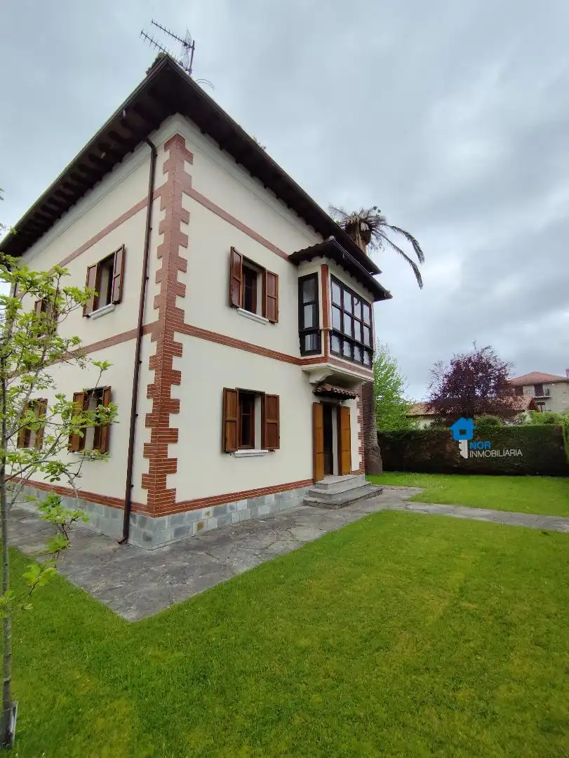 Vista exterior de Casa o xalet en venda en Liendo amb Terrassa i Traster