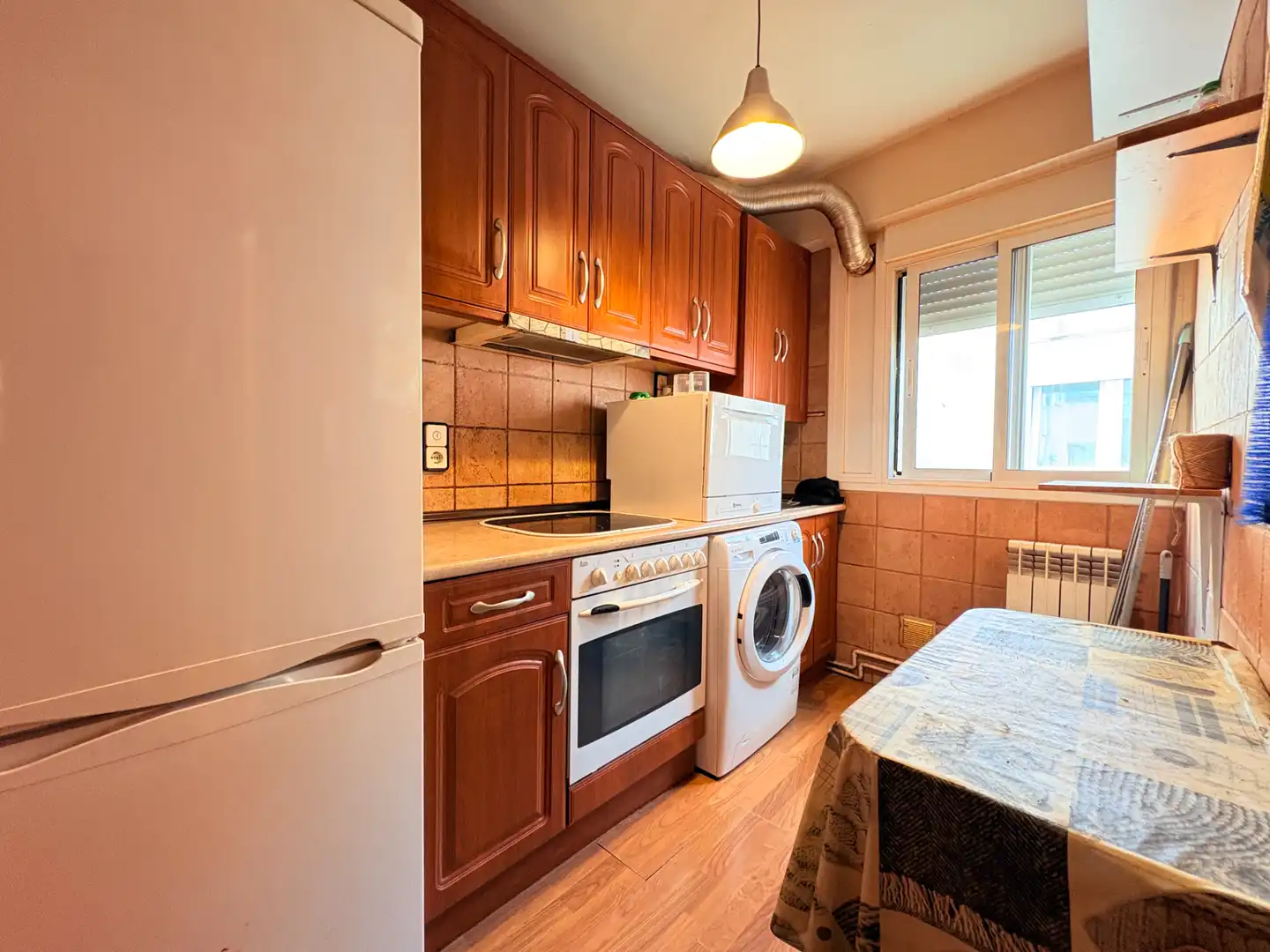 Kitchen of Flat for sale in Zaragoza  with Air Conditioner, Heating and Furnished