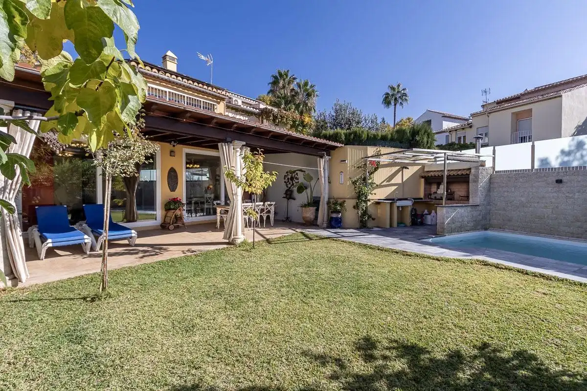 Casa con terraza en venta en Genil, imagen 3