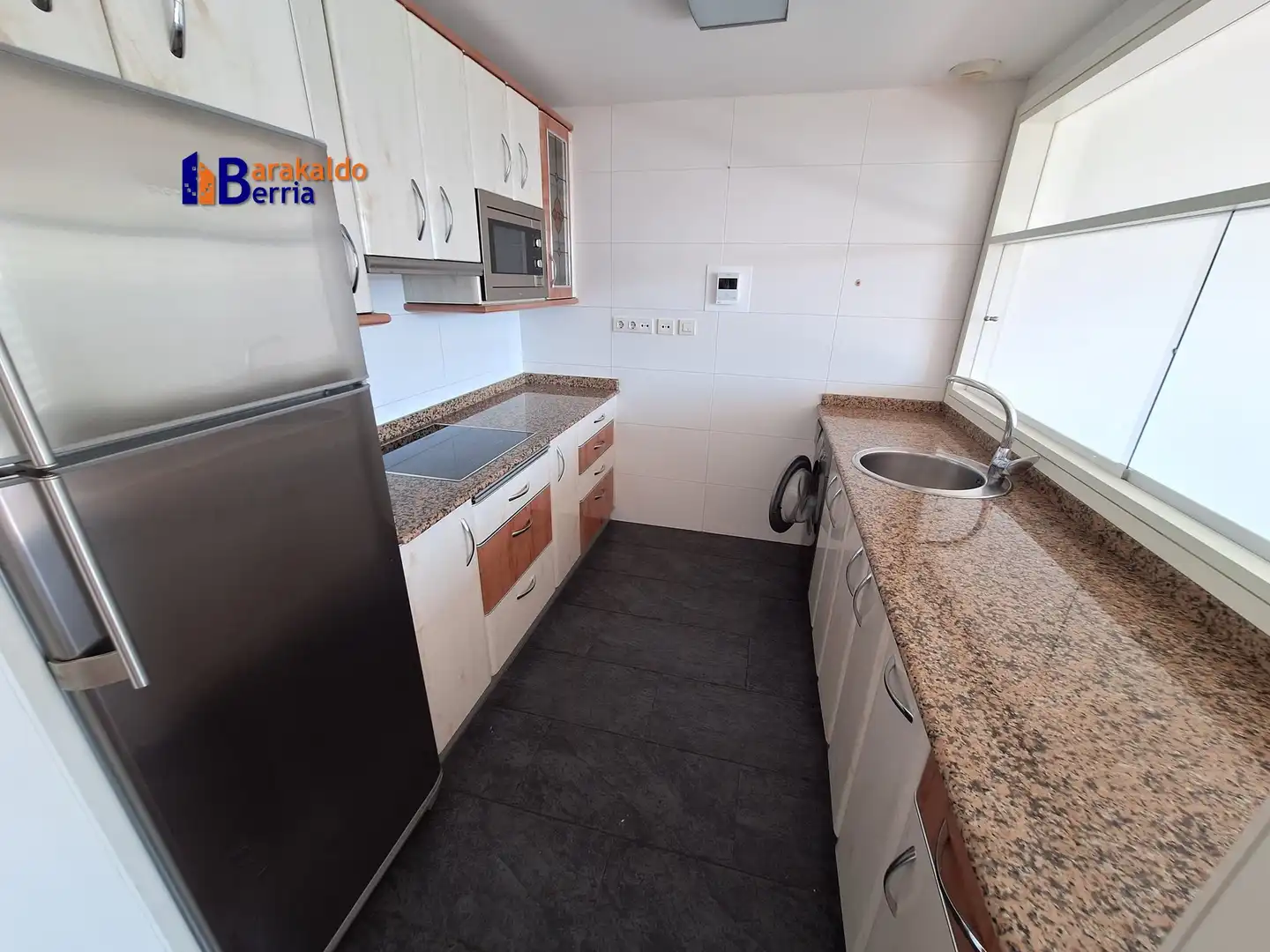 Cocina de Apartamento en venta en Barakaldo  con Calefacción