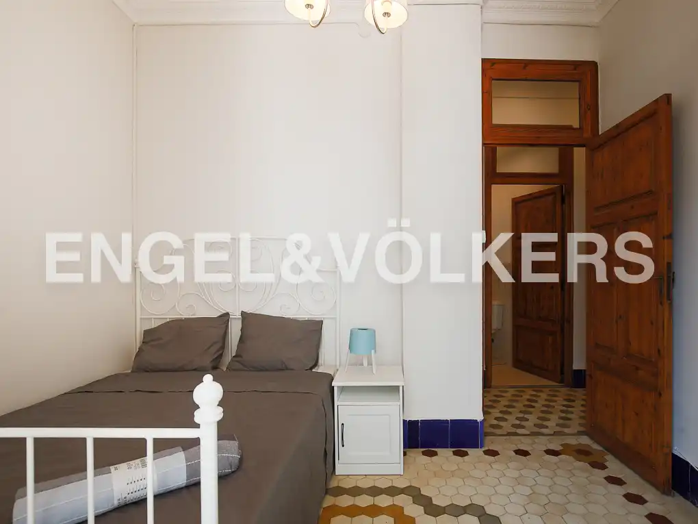 Dormitori de Apartament de lloguer en Valencia amb Aire condicionat, Calefacció i Moblat