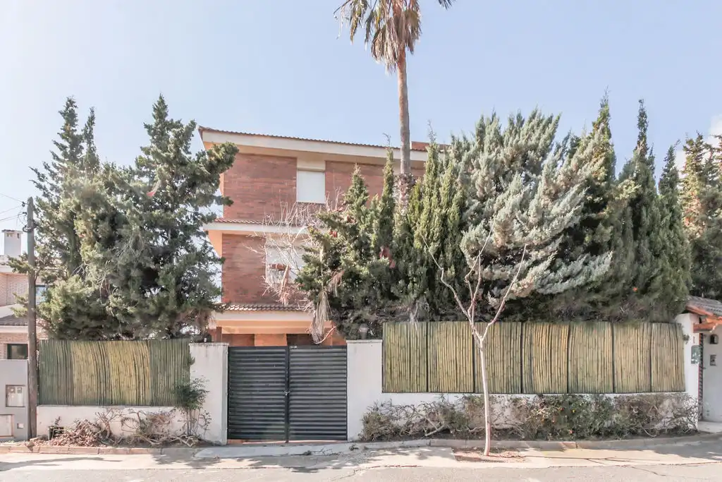 Vista exterior de Casa o xalet en venda en Cambrils amb Aire condicionat, Calefacció i Jardí privat