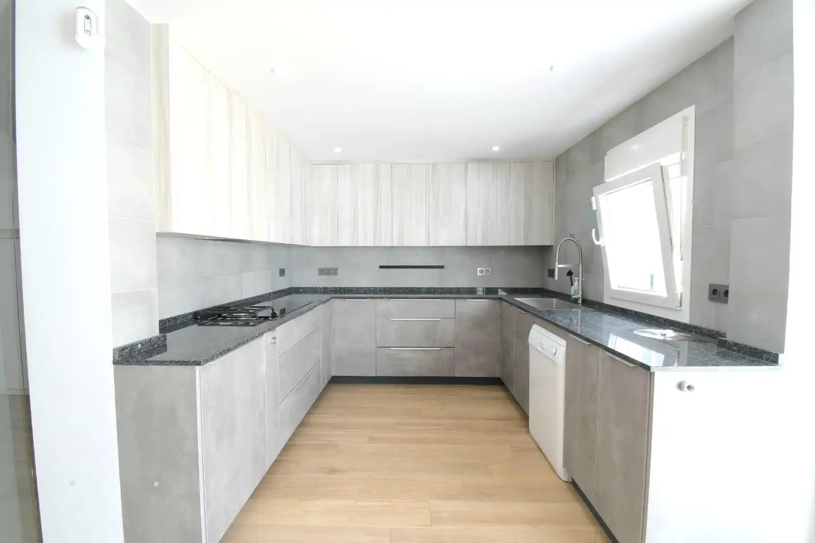 Cocina de Casa adosada en venta en Jerez de la Frontera con Aire acondicionado, Terraza y Amueblado