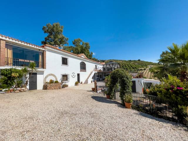 Finca rústica en Venta en Casarabonela