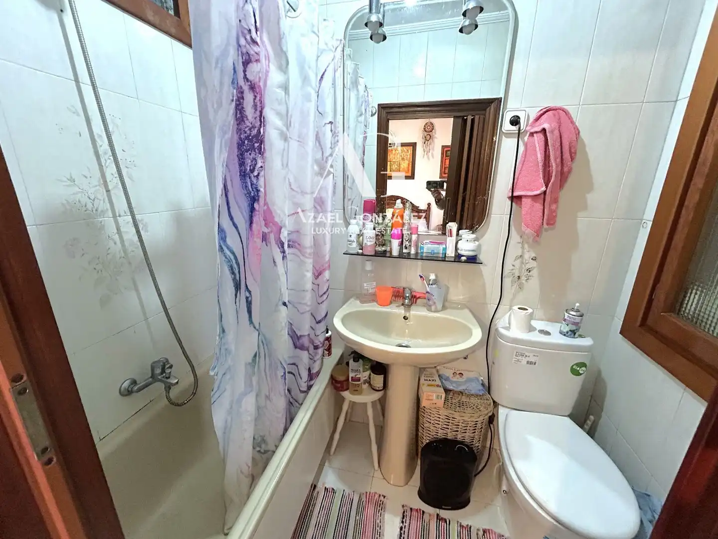 Bathroom of Flat for sale in Santander  with Storage room and Furnished