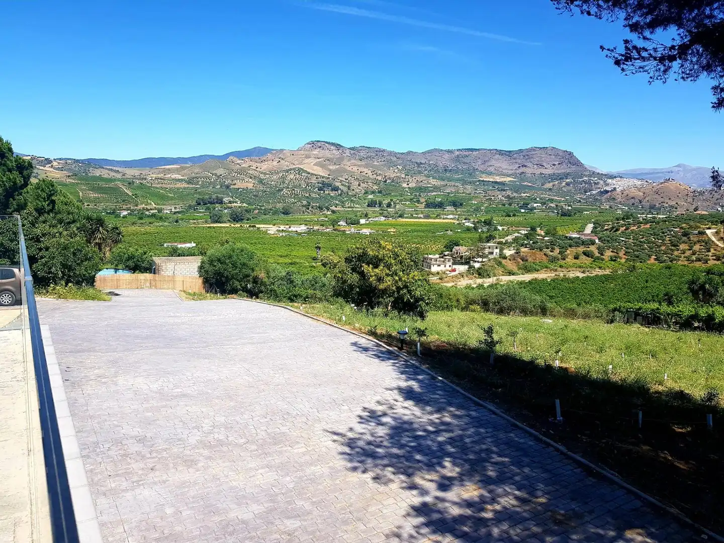 Vista exterior de Casa o xalet en venda en Pizarra amb Aire condicionat, Calefacció i Jardí privat