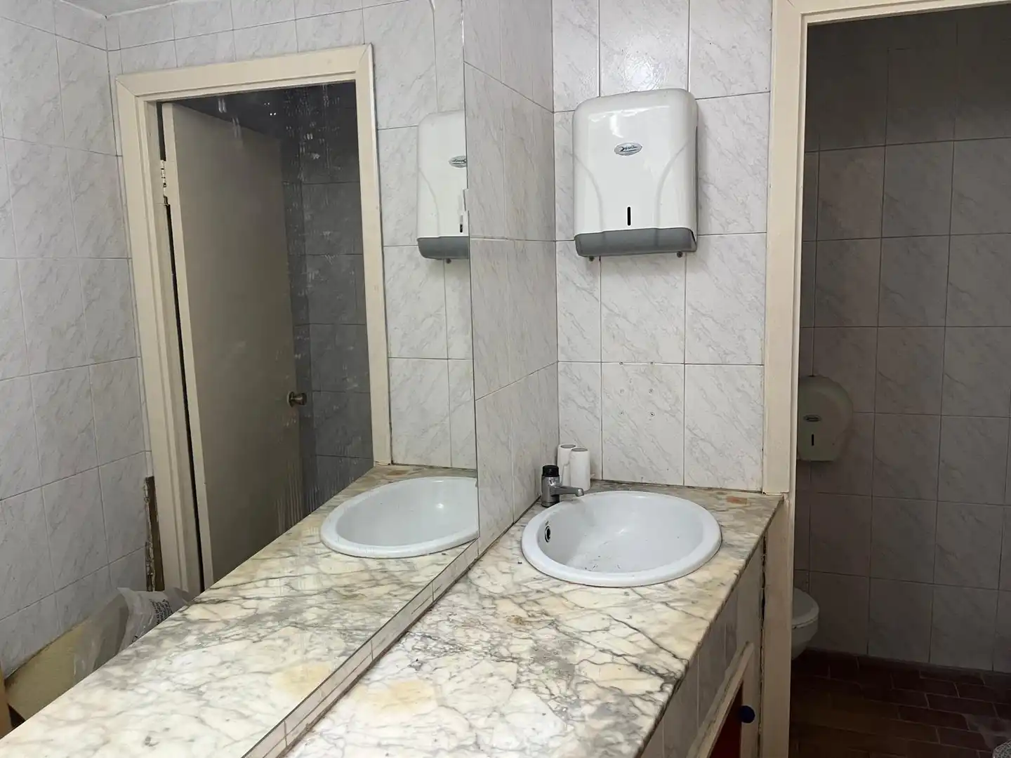 Bathroom of Commercial properties for sale in Vigo 