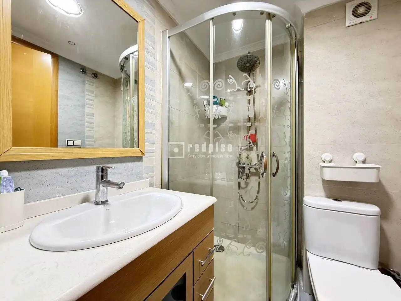 Baño de Piso en venta en Málaga con Aire acondicionado, Calefacción y Jardín privado