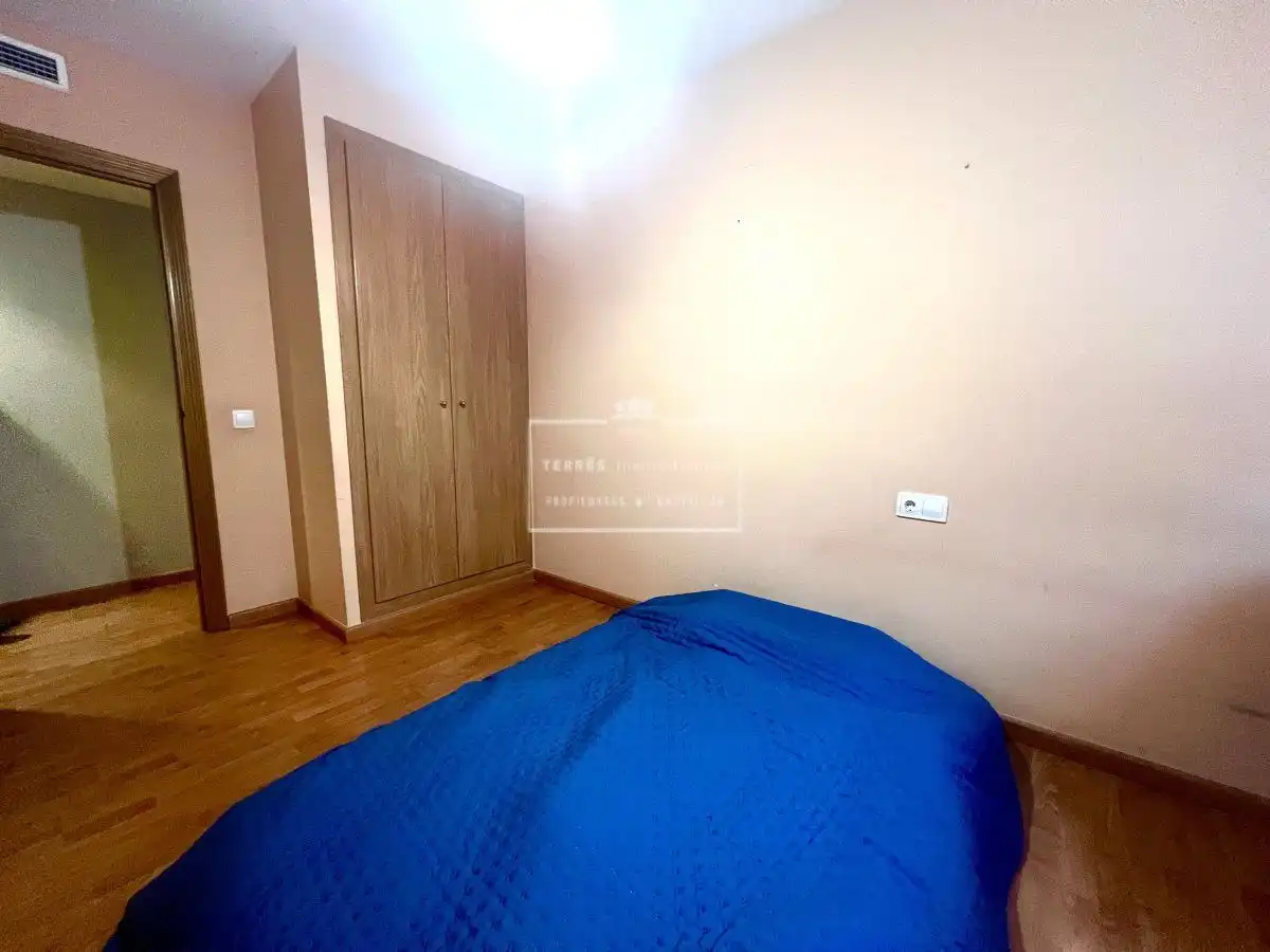 Habitación de Piso en venta en Castellón de la Plana / Castelló de la Plana con Aire acondicionado, Calefacción y Terraza