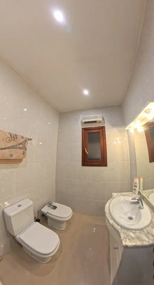 Baño de Casa adosada en venta en Tàrrega con Aire acondicionado, Calefacción y Jardín privado