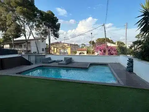 Piscina de Estudi de lloguer en Castelldefels amb Jardí privat, Piscina i Moblat