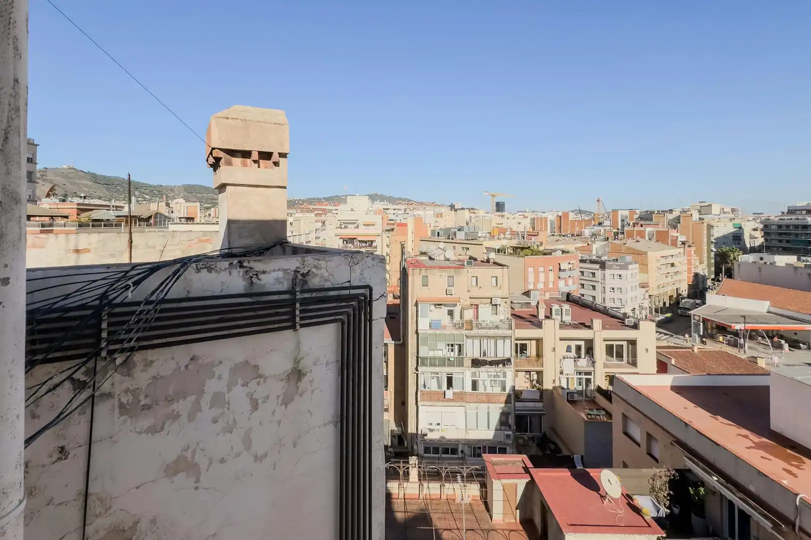 Vista exterior de Piso para compartir en L'Hospitalet de Llobregat con Lavadora