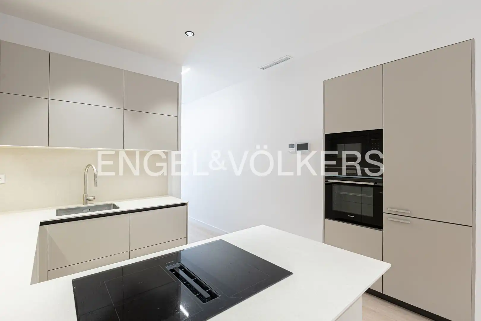 Kitchen of Flat for sale in Barcelona  with Air Conditioner, Heating and Private garden