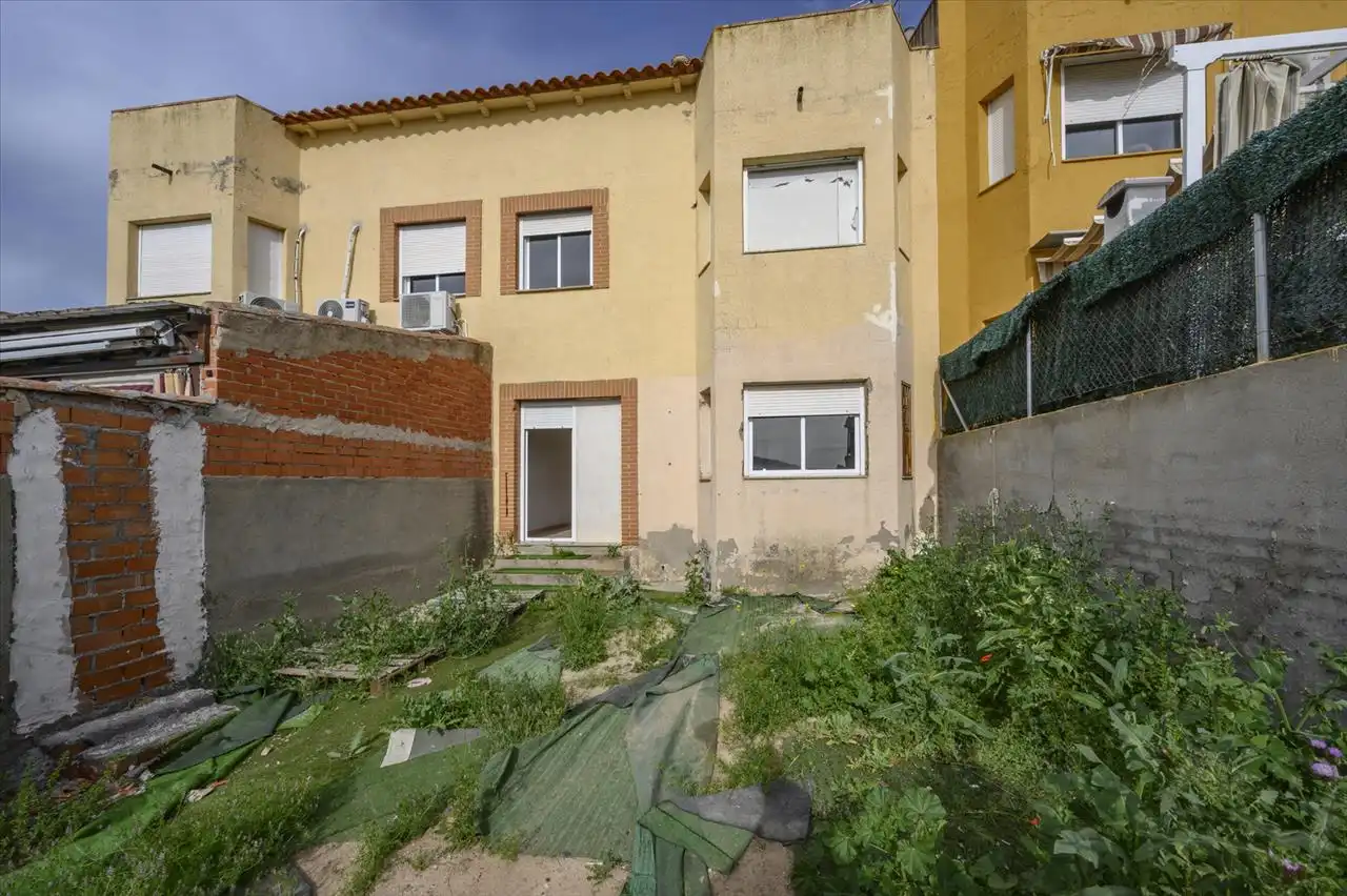 Vista exterior de Casa adosada en venta en Almonacid de Toledo con Terraza y Trastero