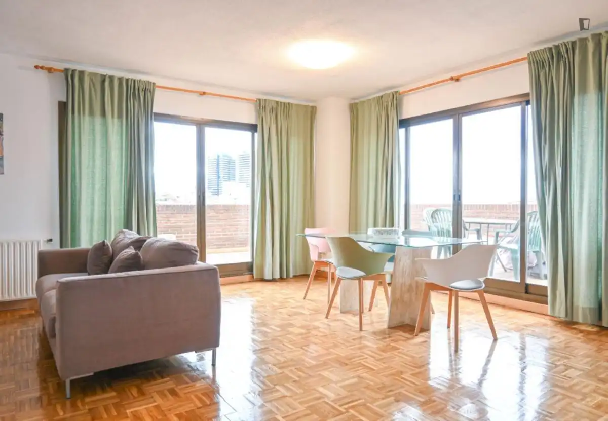Apartament amb ascensor de lloguer a Tetuán