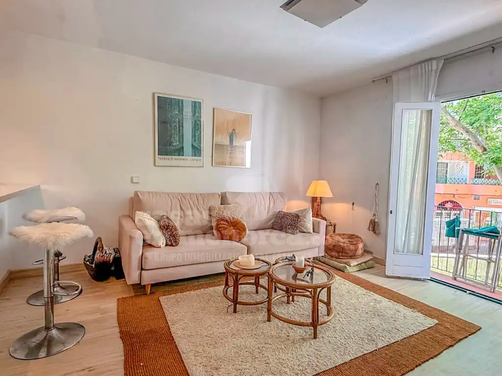 Sala d'estar de Apartament en venda en Es Castell amb Balcó