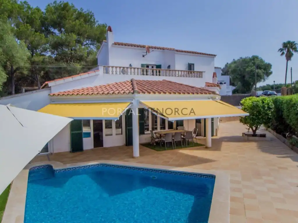 Vista exterior de Casa o xalet en venda en Alaior amb Aire condicionat, Jardí privat i Piscina