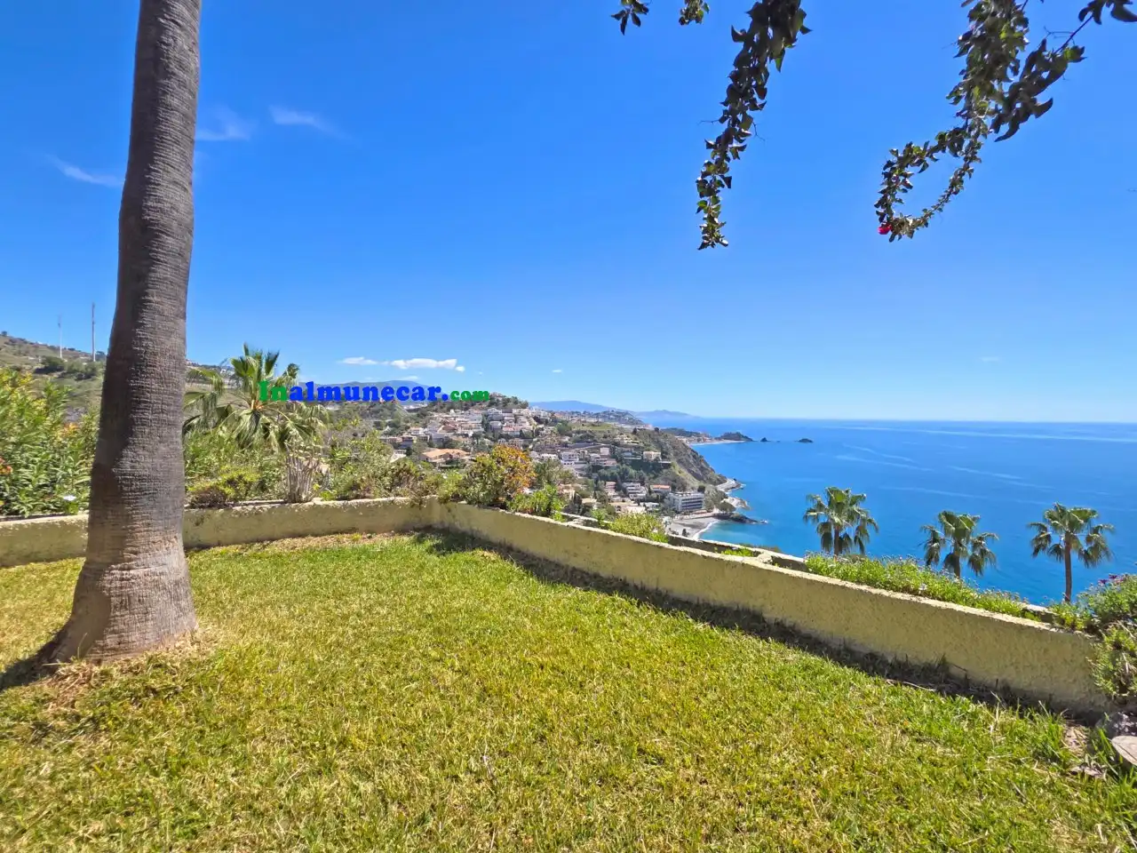 Vista exterior de Casa o chalet en venta en Almuñécar con Aire acondicionado, Calefacción y Terraza