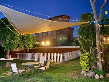 Villa avec balcon à vendre à La Zubia Ciudad