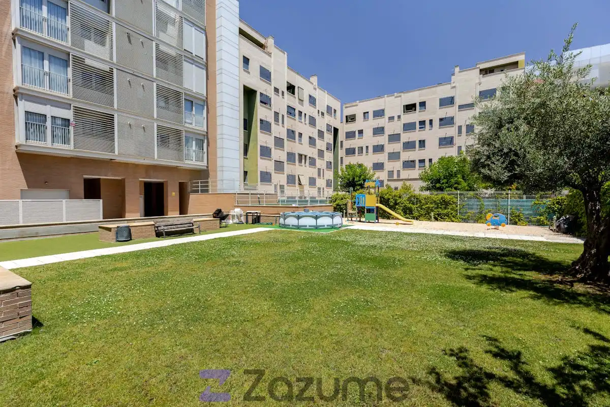 Exterior view of Flat for rent in Madrid  with Air Conditioner, Heating and Private garden