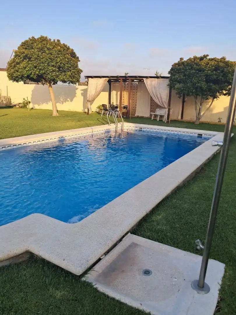 Piscina de Casa o xalet en venda en El Puerto de Santa María