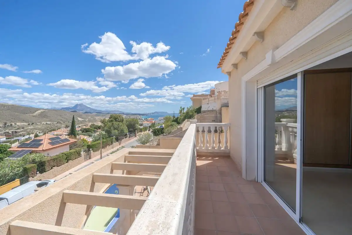 Casa pareada con terraza en venta en Carrer d'Oriola, imagen 3