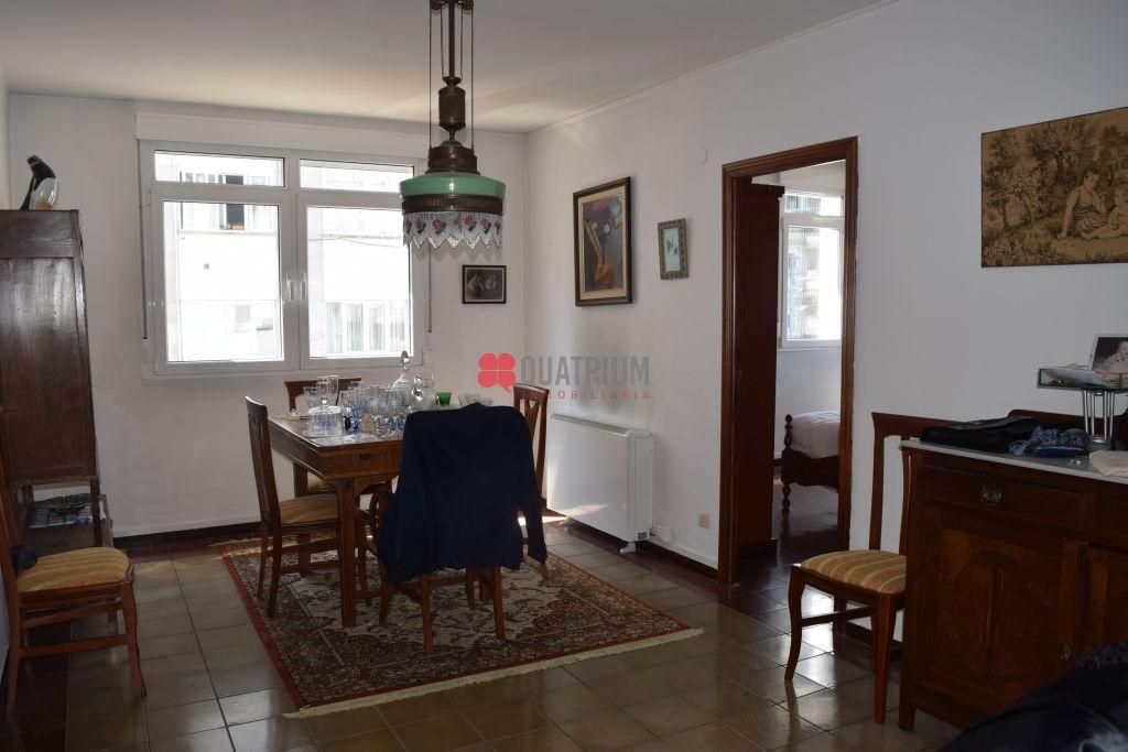 Comedor de Piso en venta en Santiago de Compostela  con Calefacción
