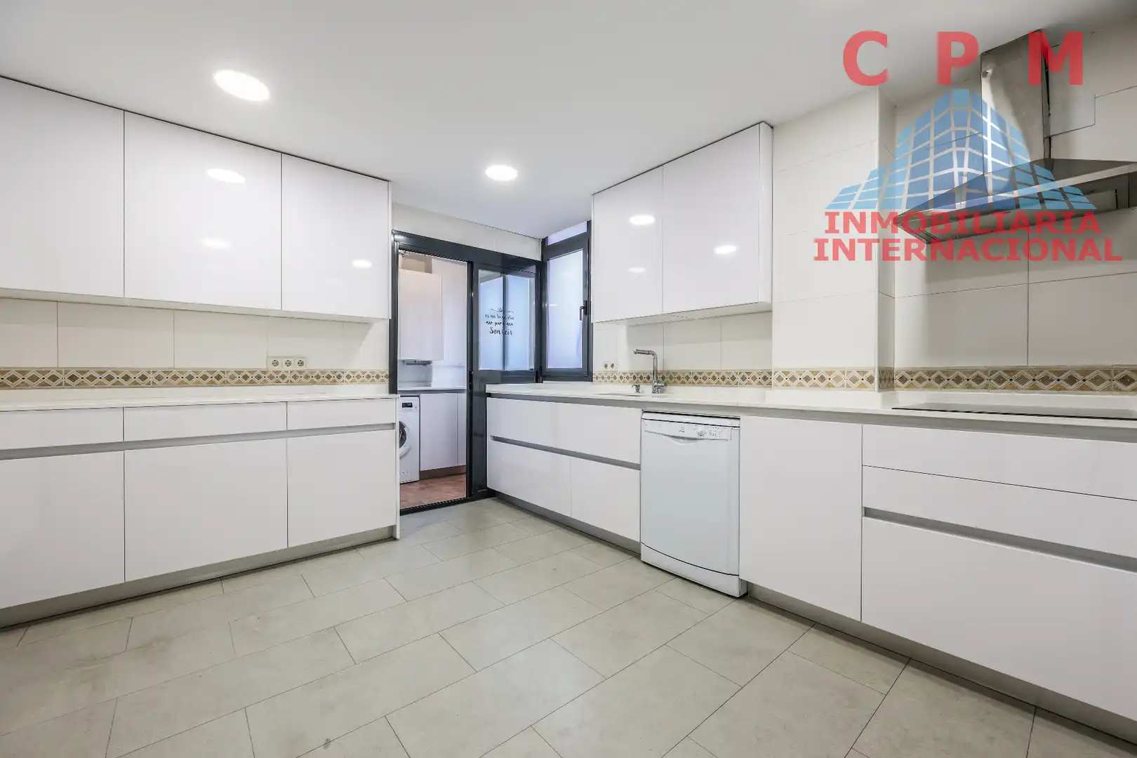 Kitchen of Duplexes for rent in Madrid  with Air Conditioner, Heating and Parquet flooring