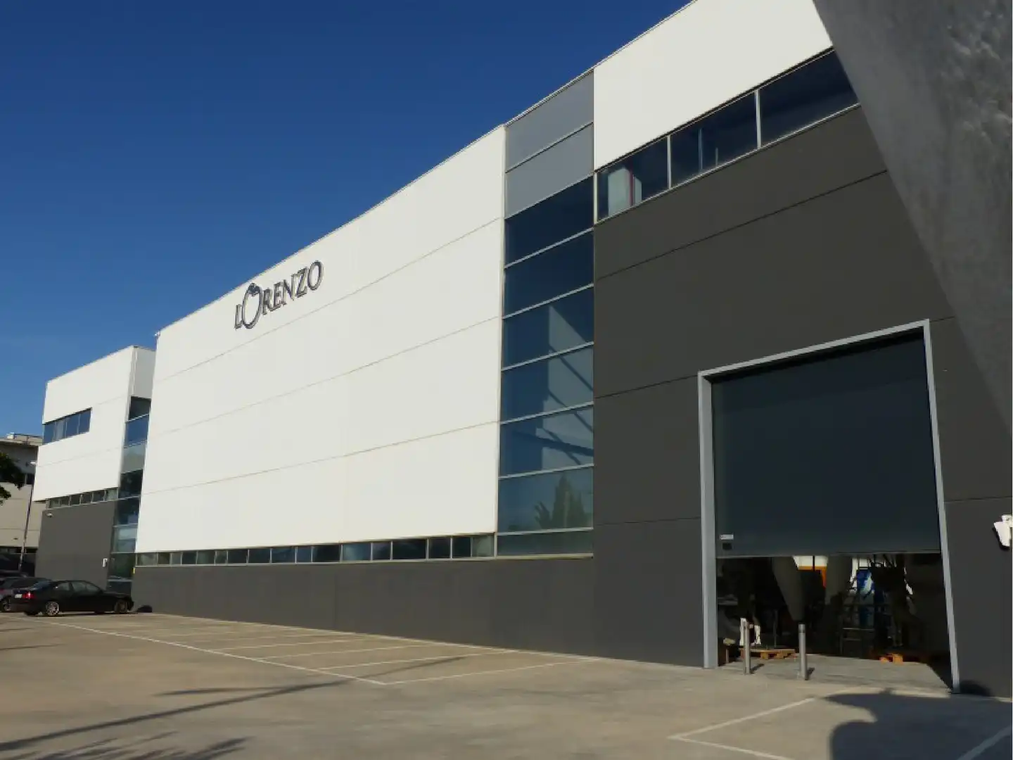 Außenansicht von Fabrikhallen zur Miete in Gavà