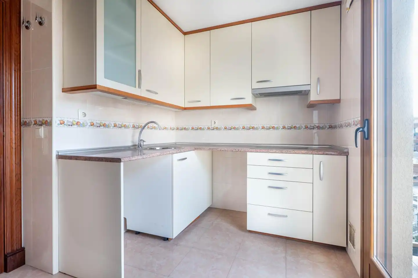 Cocina de Piso en venta en Ávila con Calefacción y Trastero