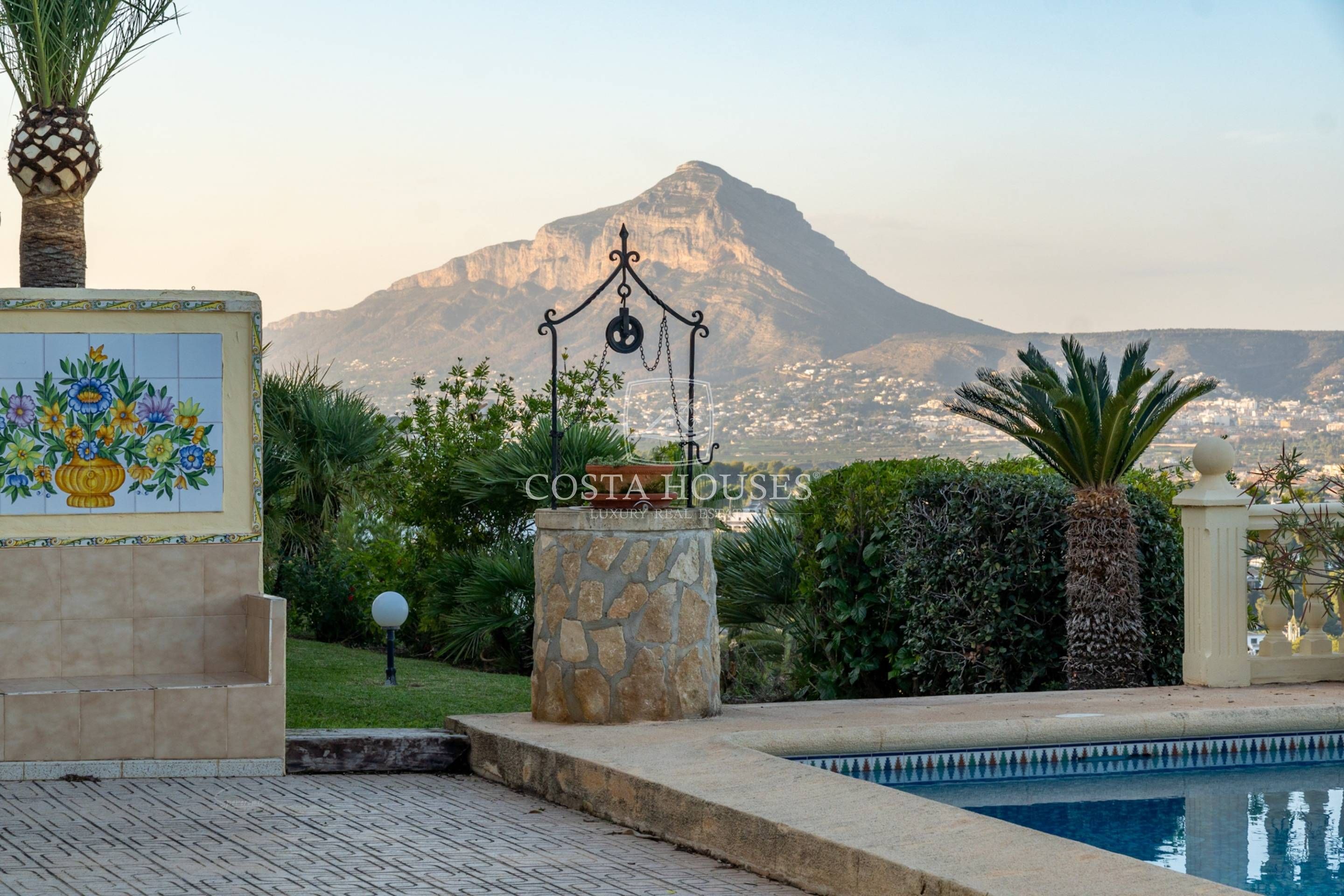 Vista exterior de Casa o xalet en venda en Jávea / Xàbia amb Aire condicionat, Calefacció i Jardí privat