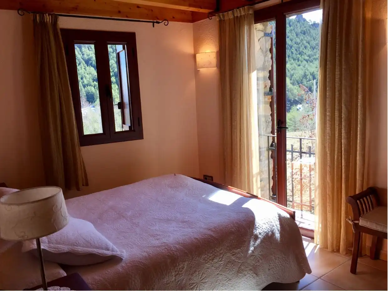 Schlafzimmer von Country house zum Verkauf in Vallcebre mit Heizung, Privatgarten und Möbliert