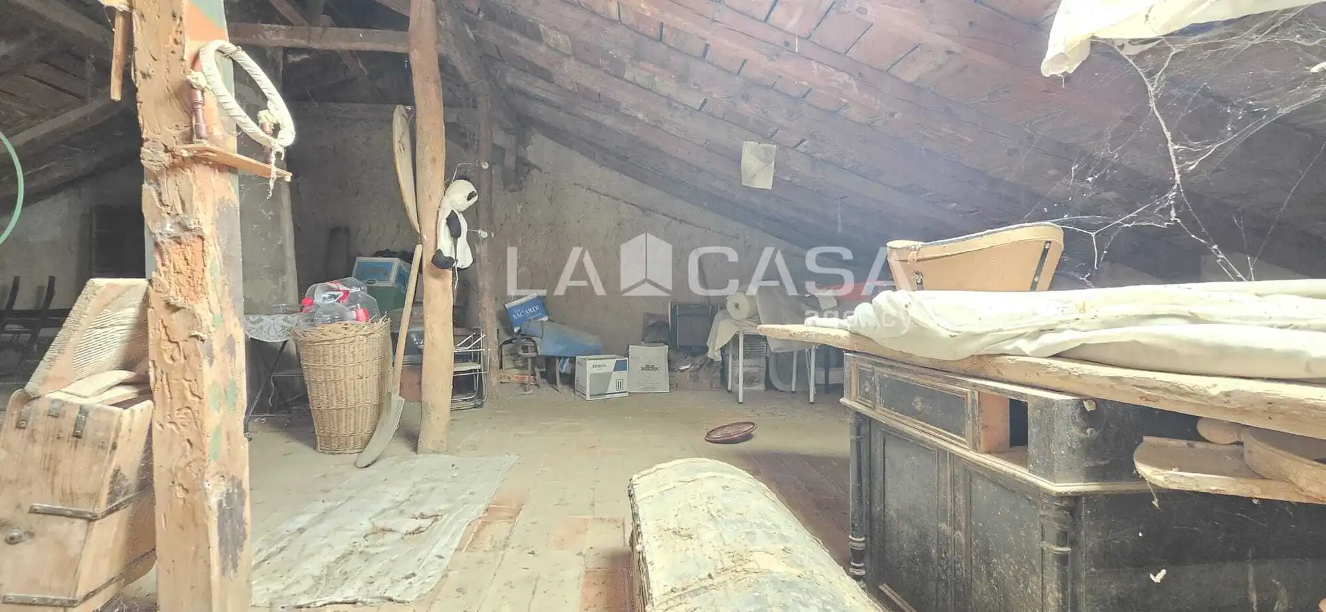 Houses for sale in Villavaquerín, Valladolid