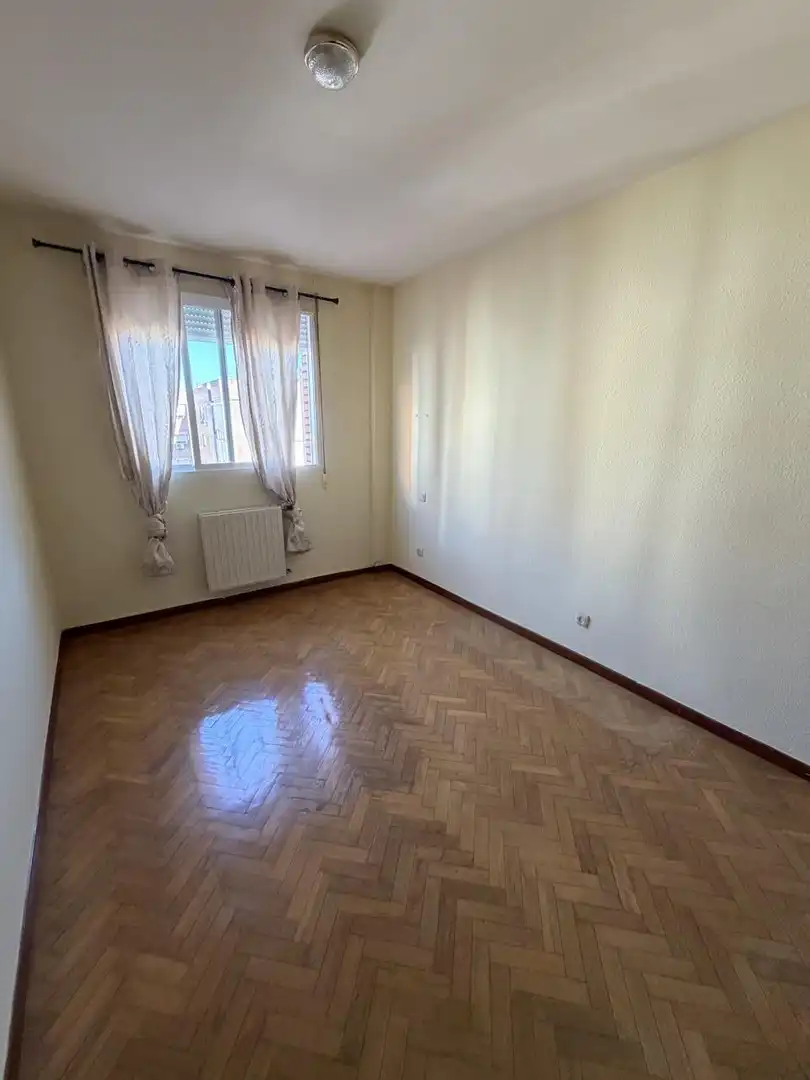 Bedroom of Flat for sale in Torrejón de Ardoz  with Air Conditioner, Heating and Parquet flooring