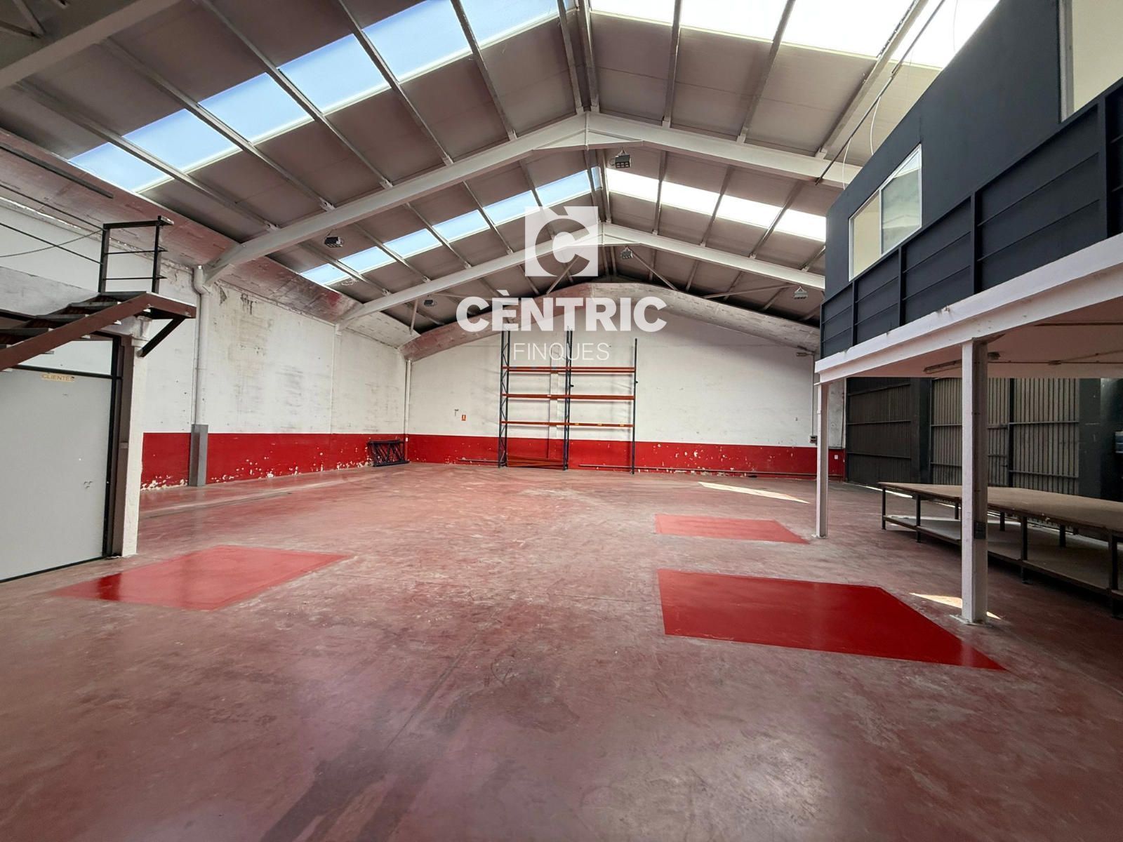 Nau industrial de lloguer en Terrassa