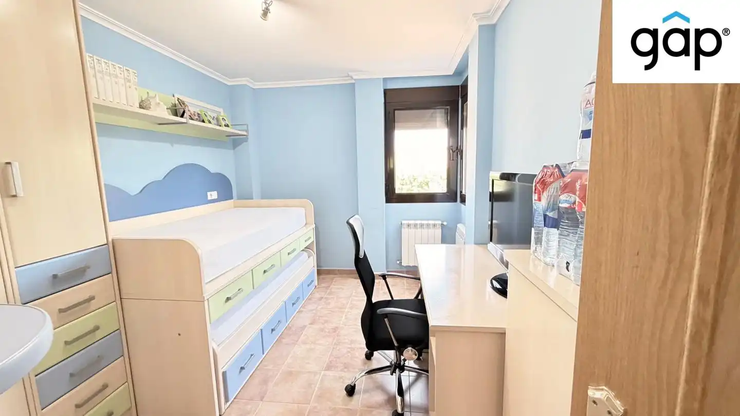 Bedroom of Houses for sale in Arcas del Villar  with Heating, Private garden and Furnished