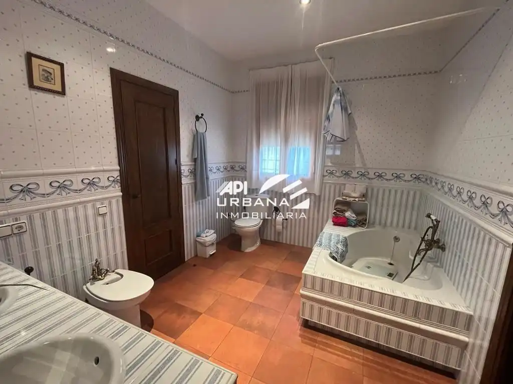 Baño de Casa o chalet en venta en Lucena con Aire acondicionado, Jardín privado y Piscina