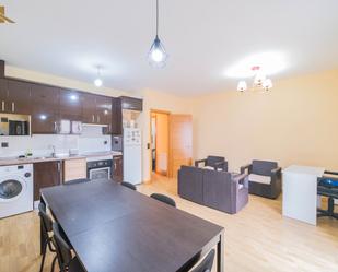 Sala d'estar de Dúplex en venda en San Martín de Valdeiglesias amb Calefacció, Traster i Moblat