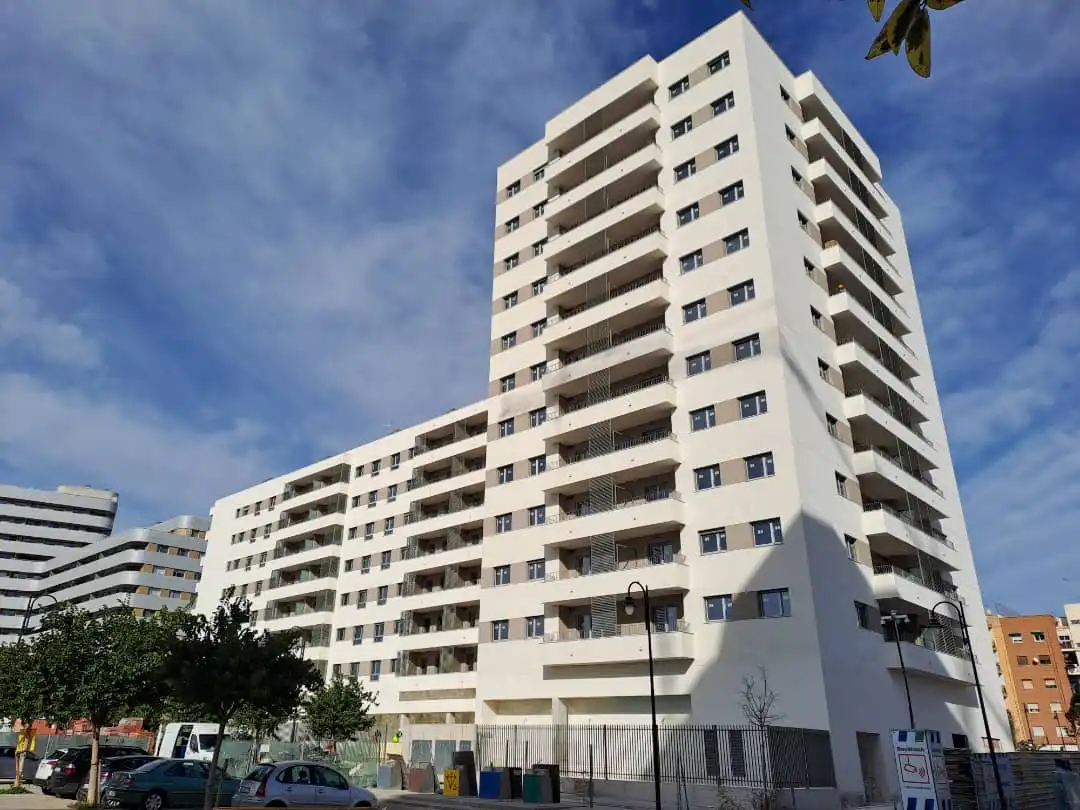 Vista exterior de Piso en venta en Quart de Poblet con Aire acondicionado, Calefacción y Terraza