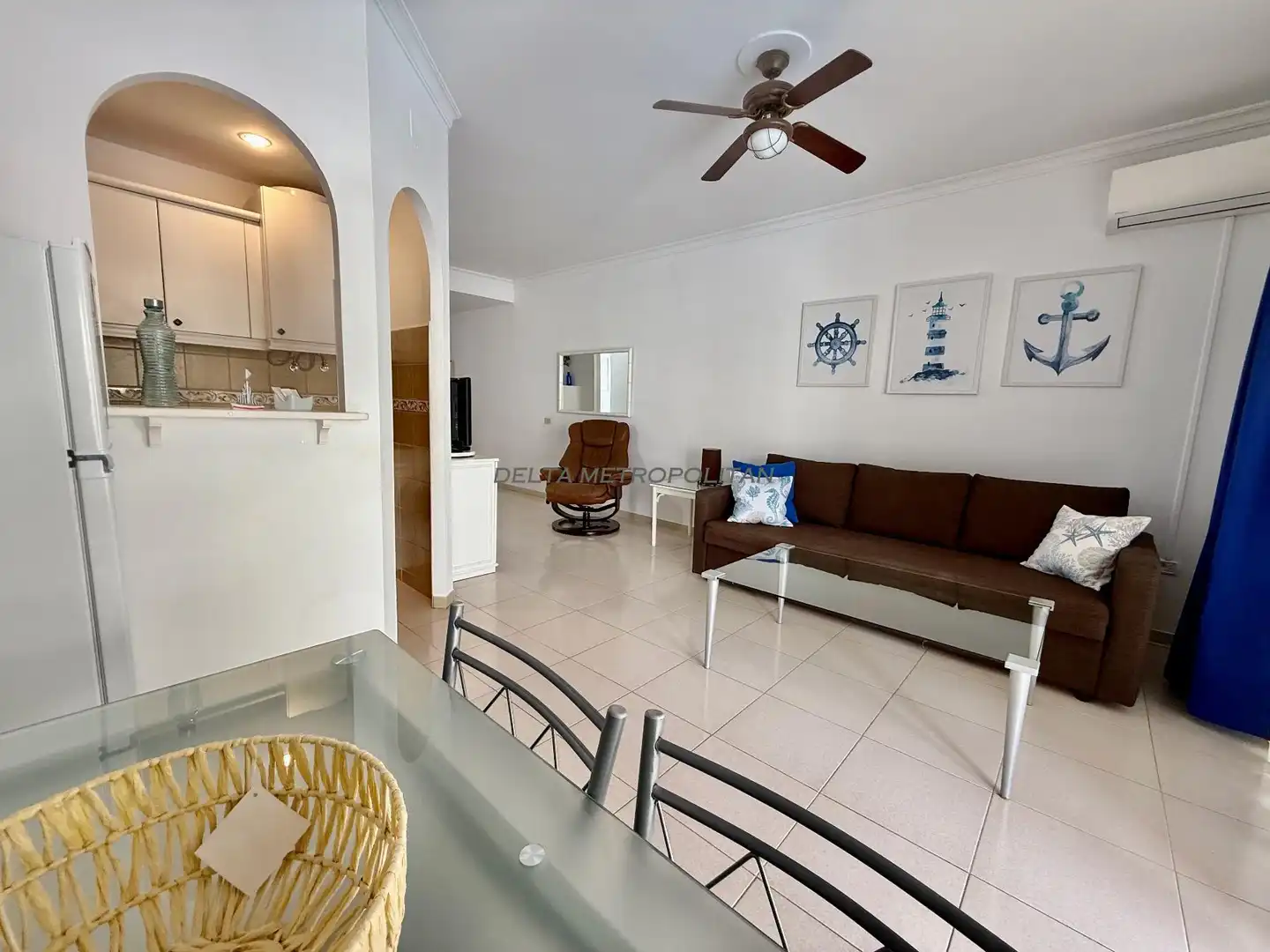 Sala d'estar de Apartament de lloguer en San Miguel de Abona amb Aire condicionat, Terrassa i Moblat