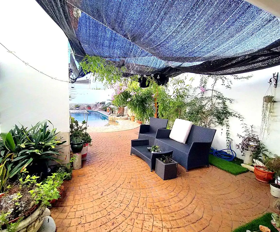 Terrassa de Casa o xalet en venda en Oliva amb Aire condicionat, Jardí privat i Terrassa