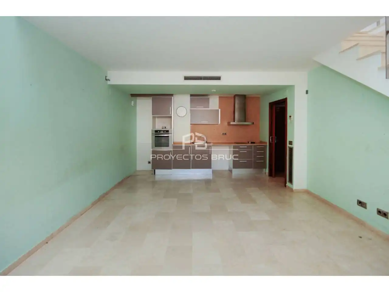 Cuina de Dúplex en venda en Barcelona amb Aire condicionat i Terrassa