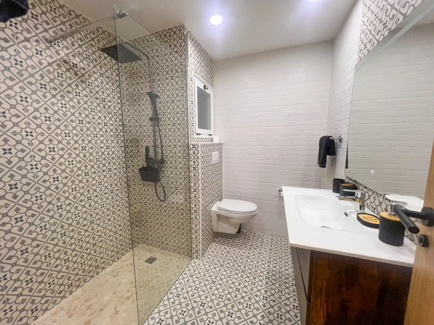 Badezimmer von Wohnungen zum Verkauf in Torrevieja mit Klimaanlage, Heizung und Terrasse