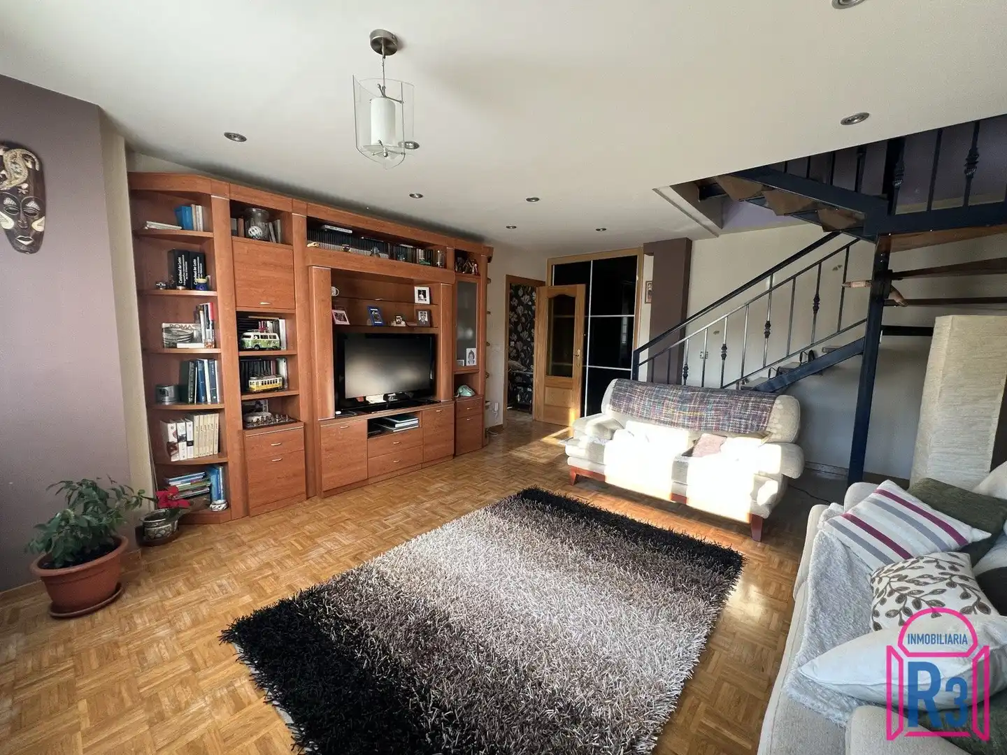 Living room of Duplexes for sale in Villaquilambre  with Heating, Terrace and Storage room