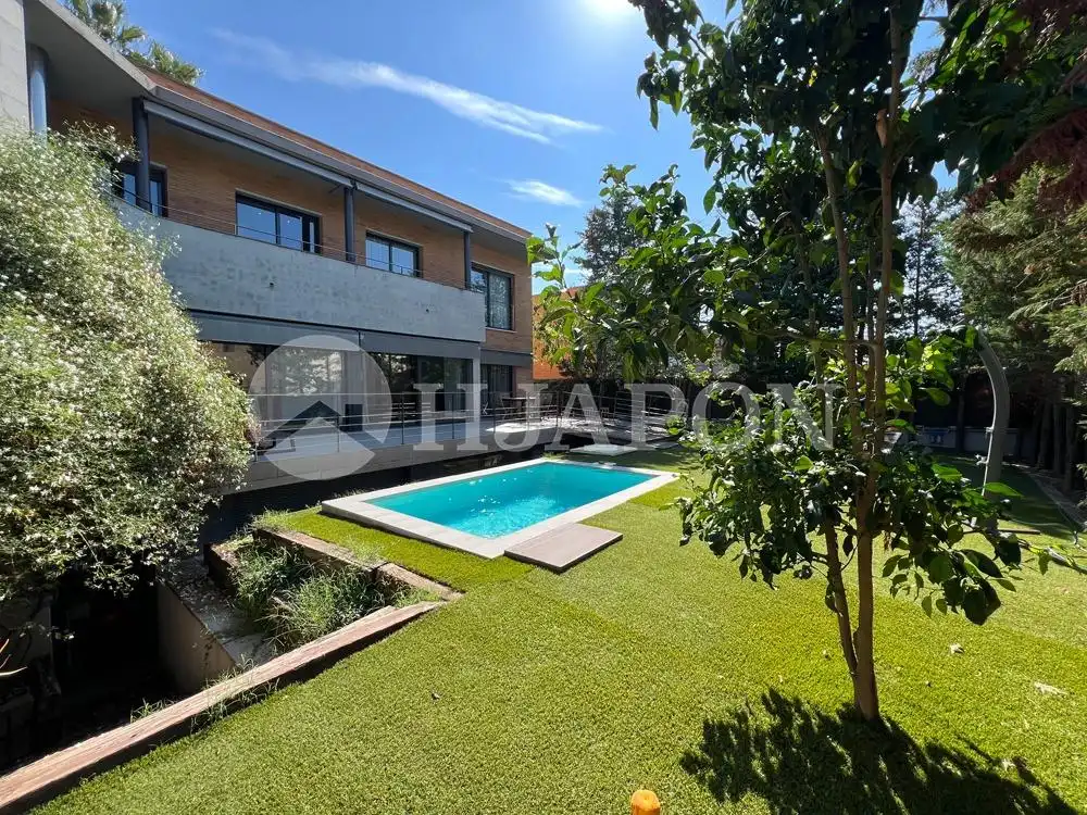 Jardín de Casa o chalet en venta en Alella con Aire acondicionado, Calefacción y Jardín privado