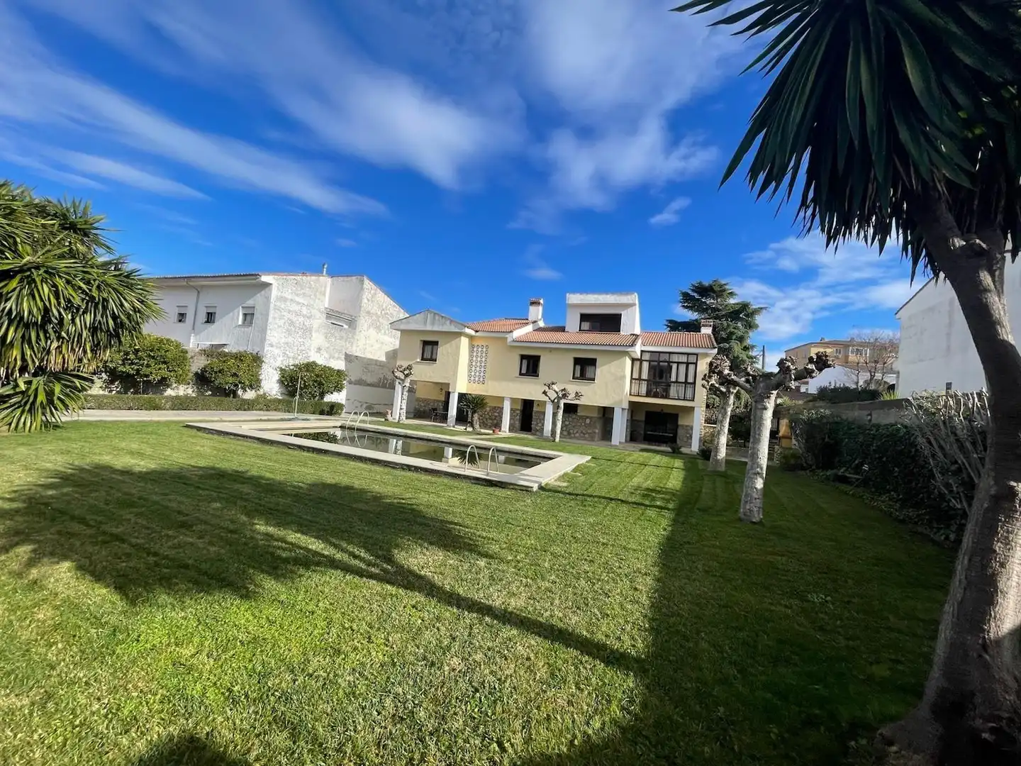 Exterior view of Houses for sale in Trujillo  with Air Conditioner, Heating and Storage room