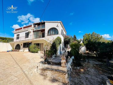 Detached house with pool for sale in VIGO
