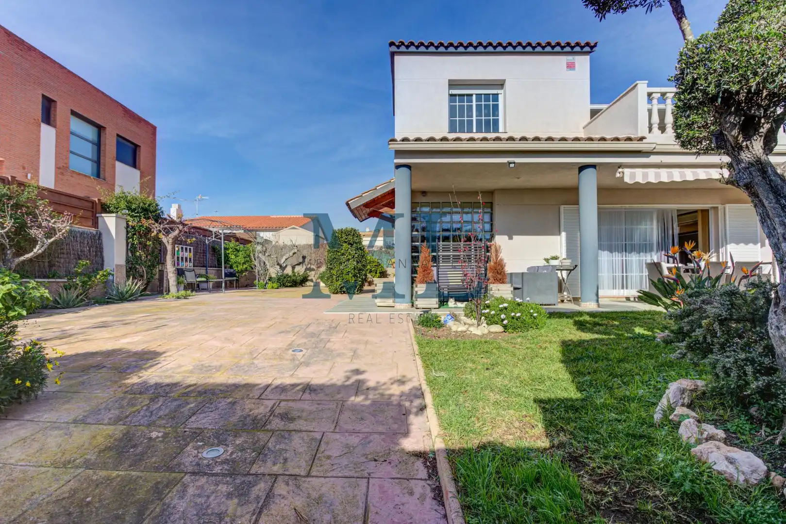 Vista exterior de Casa o xalet en venda en Cubelles amb Calefacció i Piscina